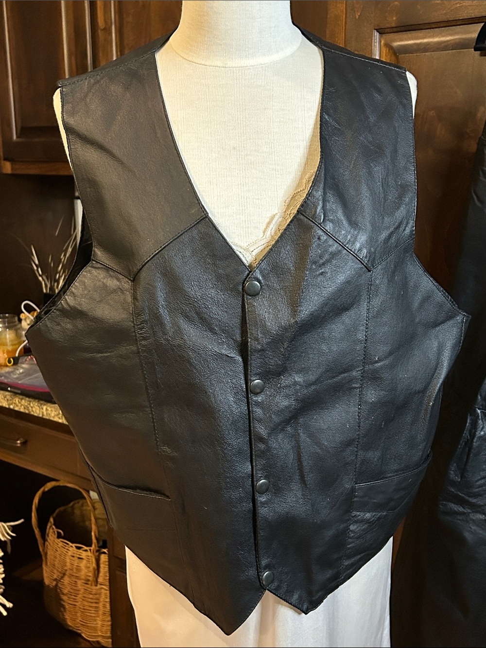 1980’s Hot Leathers Sz XXL Classic Black Leather Men's Snap Front Vest